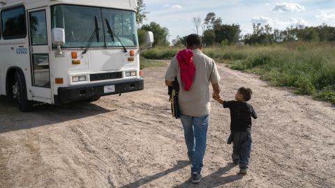 "Ningún padre debería tener que elegir entre liberar a su hijo o separarse de él".