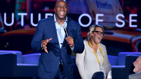 'Magic' Johnson le apuesta al cambio de la nueva generación para erradicar el racismo.