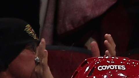 Los Coyotes de Arizona son el primer equipo en la historia de la NHL con un propietario y presidente de origen latino.