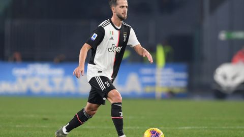 Miralem Pjanic en un partido con la Juventus.