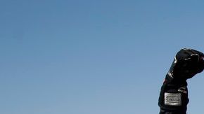 El documental aborda diversos temas, entre ellos, la vida de los pilotos durante las competencias de la Fórmula E.