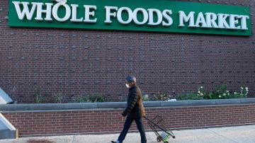 Amazon Black Lives Matter Whole Foods Jeff Bezos justicia racial derechos humanos Massachusetts