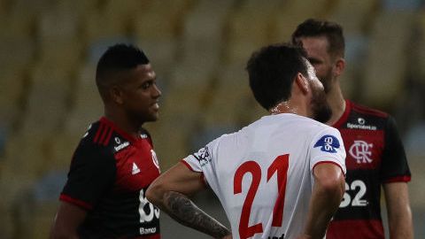 Con el partido de Flamengo vs. Bangu regresó el futbol a Brasil.