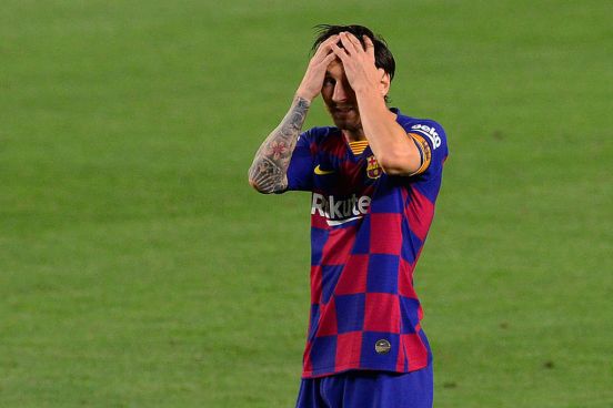 Lionel Messi lamentándose.