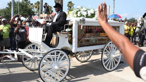 La carroza con el féretro de George Floyd en Houston.