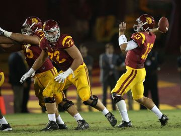 Max Tuerk portaba el número 72 en su paso por USC Trojans.
