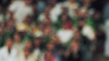 Luis Hernández jugando con la Selección Mexicana en el mundial de Francia 1998.