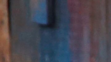 AME2857. TEGUCIGALPA (HONDURAS), 28/05/2020.- Un grupo de personas hace fila para comprar en una pequeña tienda de abastos en la ciudad de Tegucigalpa, el 28 de mayo de 2020. Honduras debe "reenfocar" sus políticas públicas de crecimiento, realizar cambios en su estructura productiva y "desestructurar" la corrupción para dar paso a un "nuevo ordenamiento social" después de la pandemia del coronavirus, alerta un estudio divulgado este jueves en Tegucigalpa.EFE/ GUSTAVO AMADOR