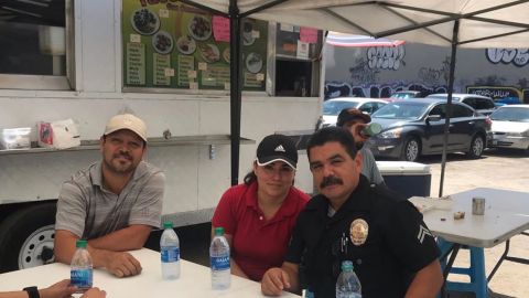 Mary Hernández regresa con muchas ganas a su puesto de comida en el swap meet de la ciudad de Commerce. (Cortesía Mary Hernández)