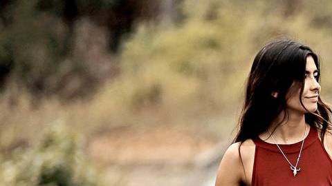 Paola, hija de Adal Ramones lanza "Renacer" su primer cortometraje