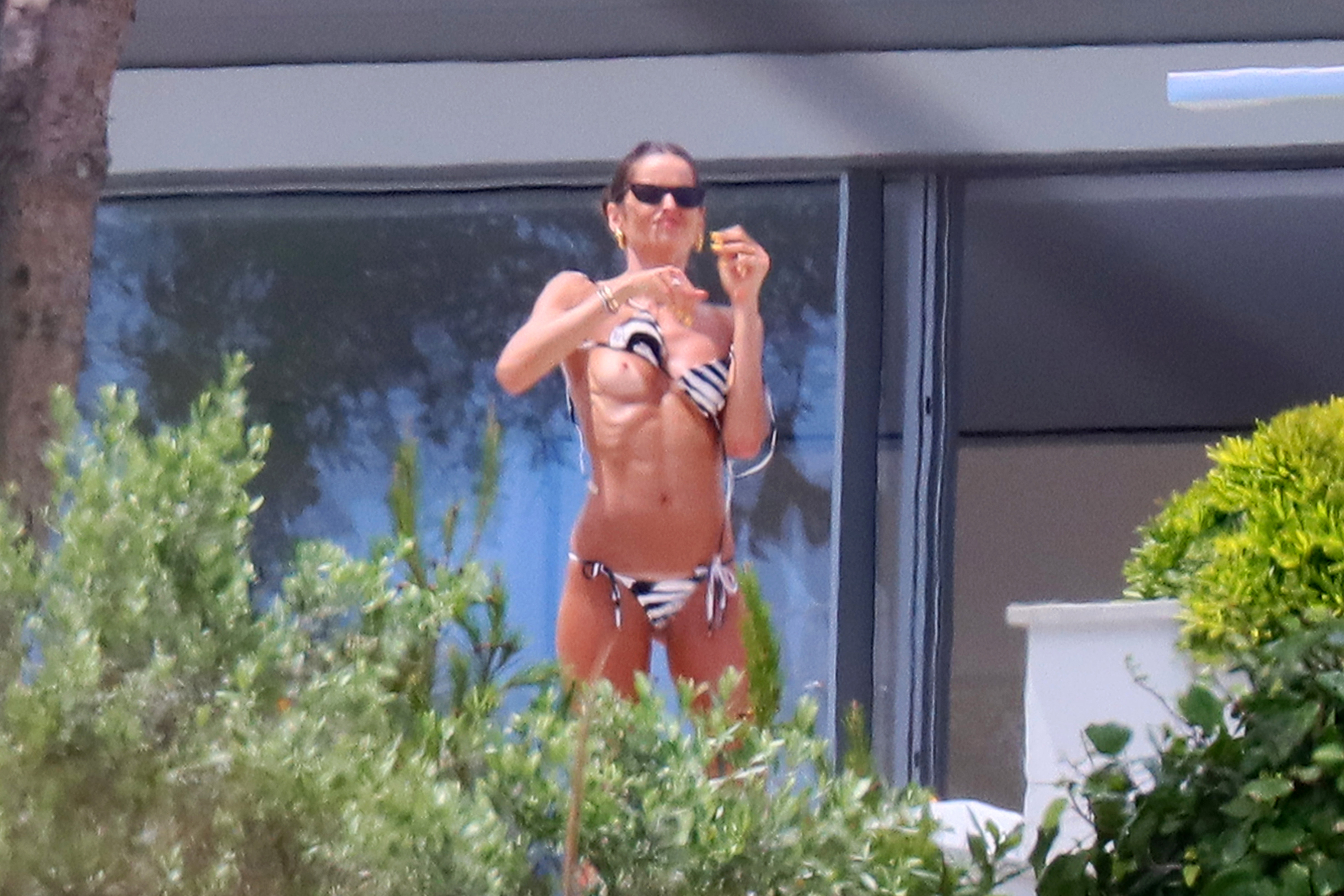 Izabel Goulart/The Grosby Group