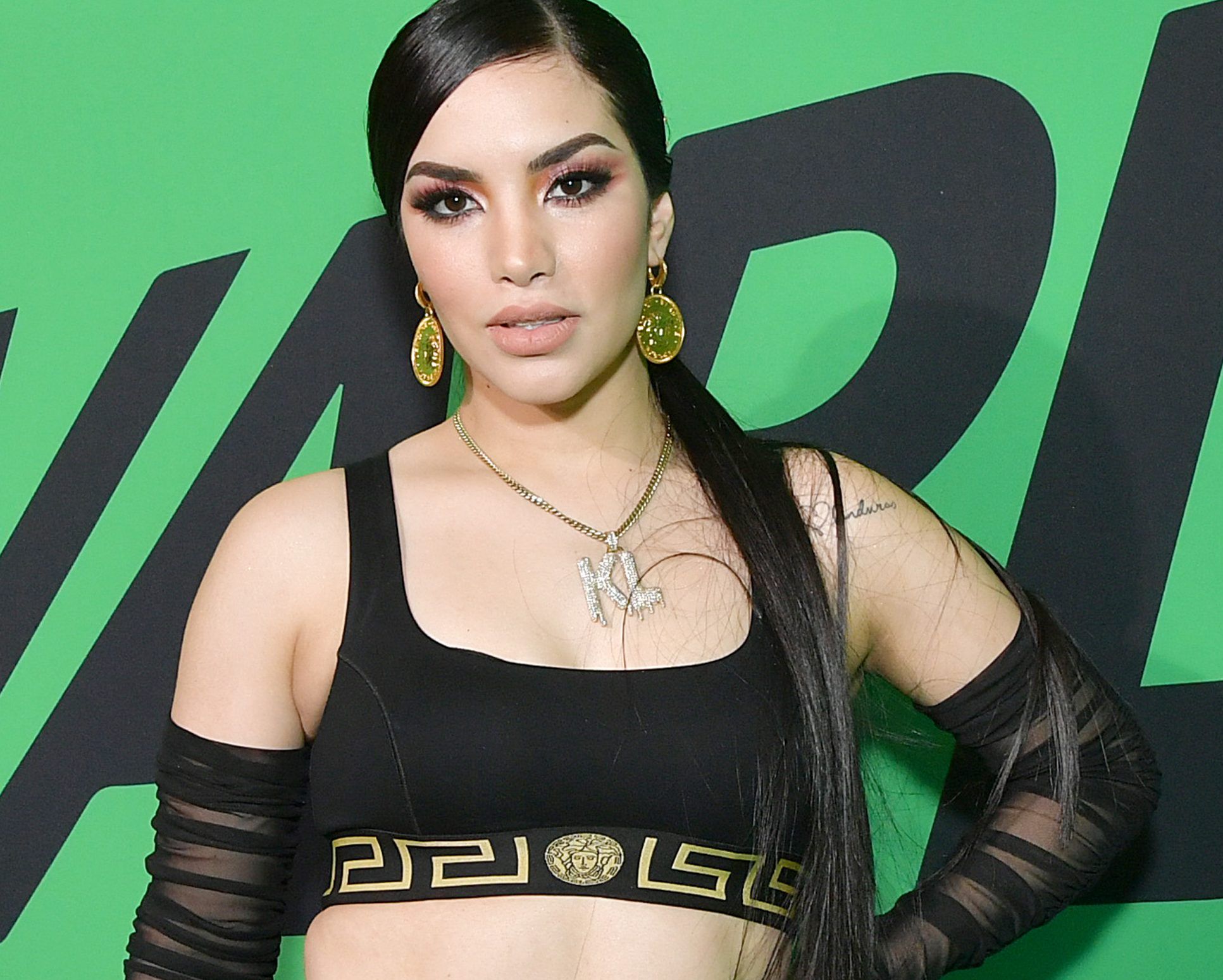 Kimberly Loaiza sube la temperatura al mostrarse desde la ducha para sus  fans - La Opinión