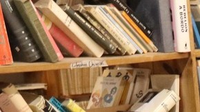 Librería  A través del Espejo.