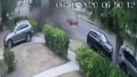 Momento del accidente en el área de San Vicente y Fairfax, Los Ángeles.
