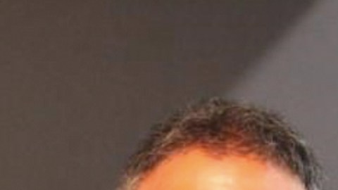 El sospechoso llevó de compras al anciano.