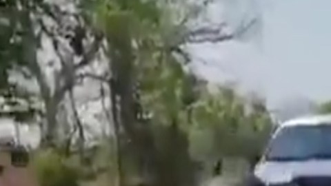 VIDEO: Narcos tablean brutalmente a taxistas, así los obligan a reportarles todo lo que ven