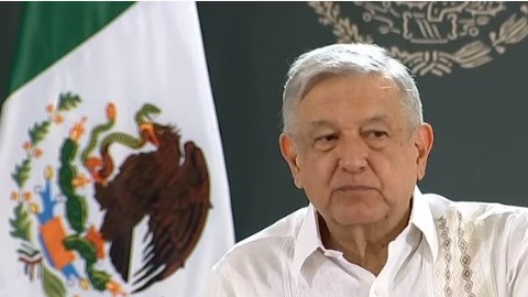 Proponen a Andrés Manuel López Obrador un programa 4x1 para crear obras en las comunidades de origen de los inmigrantes. (Cortesía)