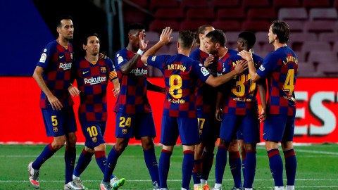 El Barcelona celebra el primer gol del partido.