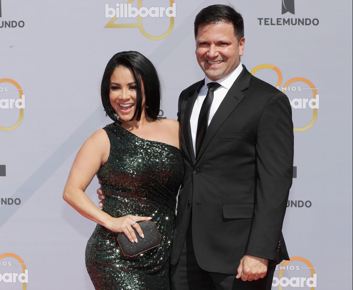 Carolina Sandoval y su esposo, Nick Hernández.