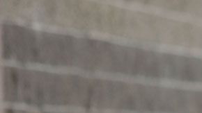 Personas entrando a una tienda.