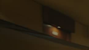 Andrés Parra y Karla Souza en una escena de "El Presidente" de Amazon Prime Video.