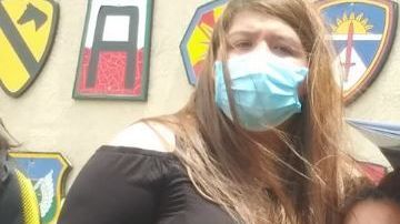 Mayra Guillén (izq.) y su madre, Gloria.