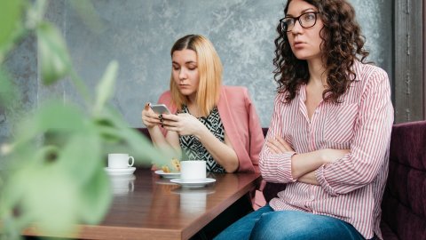 Aleja la envidia de tus amistades con estos sencillos pasos.