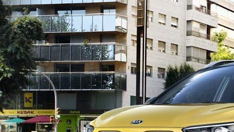 kia-stonic_yb-cuv-discover-w