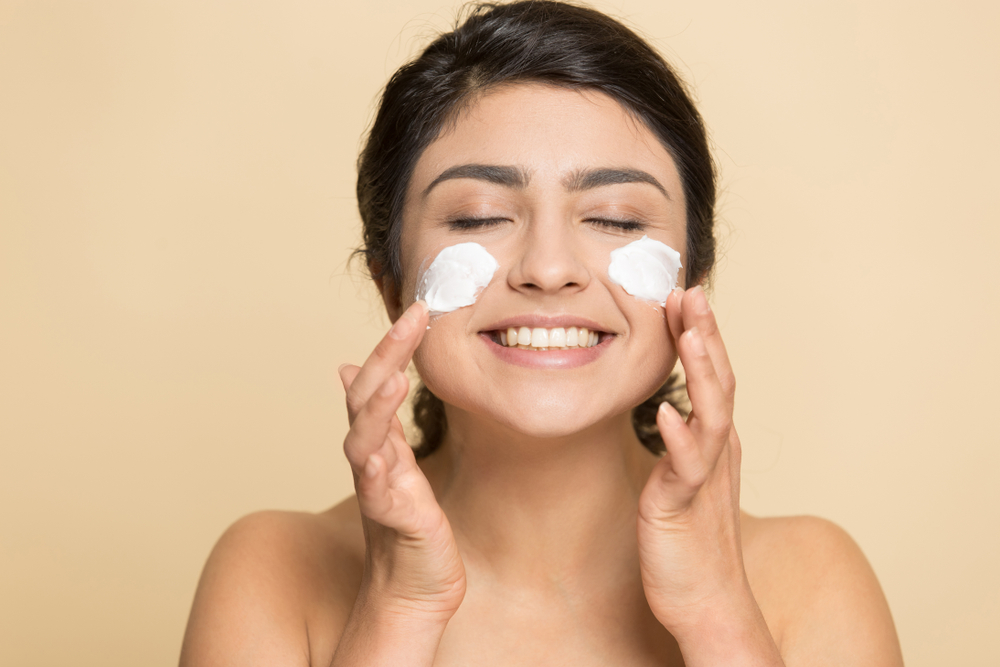 3 cremas con colágeno y acido hialurónico que hidratan y que pueden suavizar las arrugas