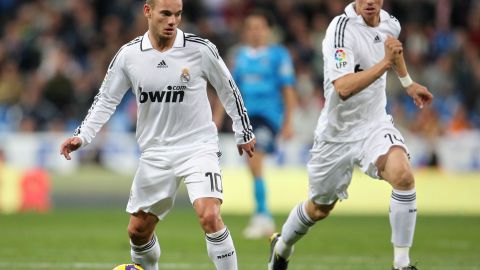 Wesley Sneijder y Guti, compañeros de fiesta en Madrid.