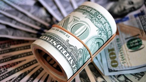 Republicanos plantean un pago único solo para quienes regresen al trabajo.