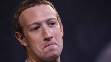 Mark Zuckerberg podría estar mandando mensajes ocultos llamar a su mascota Bitcoin.
