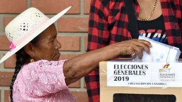 Aplazan elecciones en Bolivia.