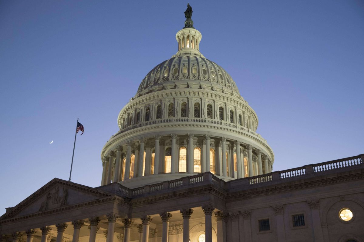 El Congreso tiene pocas horas para evitar el cierre del gobierno.