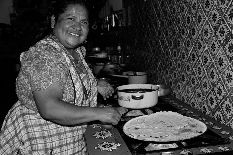 Tlayuda mexicana, the best street dish in Latin America