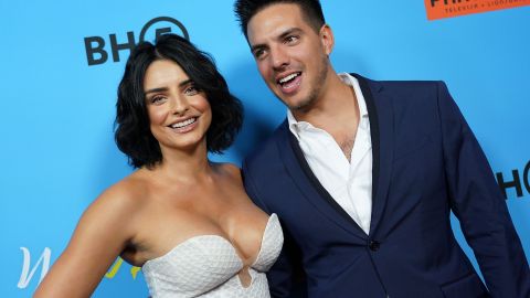 Aislinn y Vadhir Derbez tiene una aventura extrema junto a un volcán ardiente