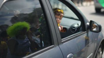 Dejar olvidado a tu bebé en el auto aún con las ventanillas abiertas podría provocarle la muerte.