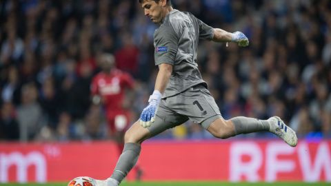 Iker Casillas en un partido con Porto.