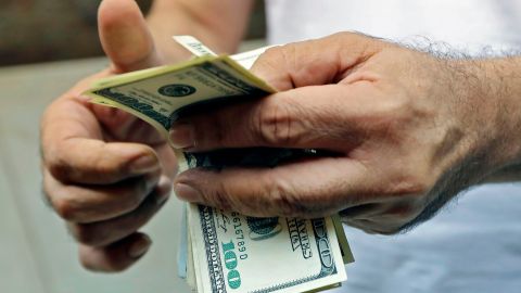 IRS cheque ayuda económica coronavirus COVID-19 dinero errores