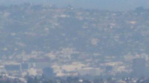 La parte final de la construcción del SoFi Stadium ha estado marcada por la muerte de dos trabajadores y un brote de coronavirus.