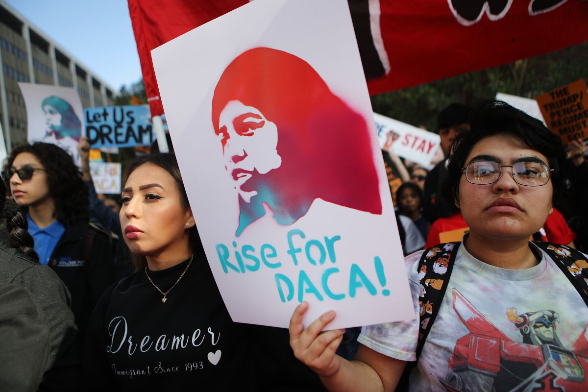 La Administración de Biden fortalece DACA cuando se acerca un fallo judicial decisivo