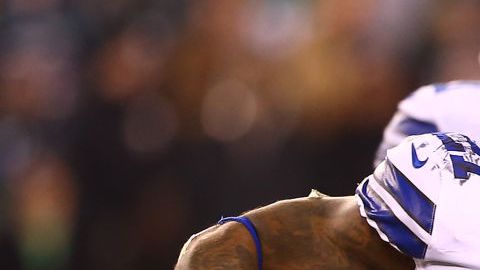 Ezekiel Elliott fue uno de los primeros jugadores diagnosticados con COVID-19.