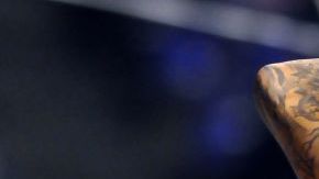 Javier Aquino en un partido con Tigres.