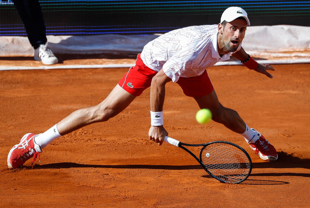 Novak Djokovic sobre la arcilla.