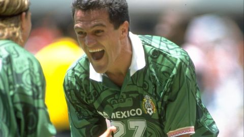 Carlos Hermosillo habló fuerte de los ídolos mexicanos.