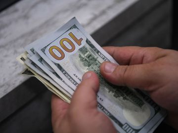 Recortes en los impuestos sobre salarios y prohibición de desalojo estarían contemplados en el programa de apoyo económico
