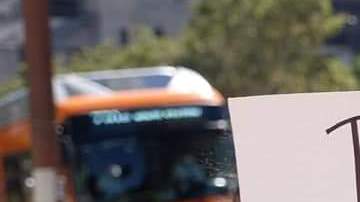 Choferes de Metro protestan por un salario justo durante la pandemia. (Suministrada)