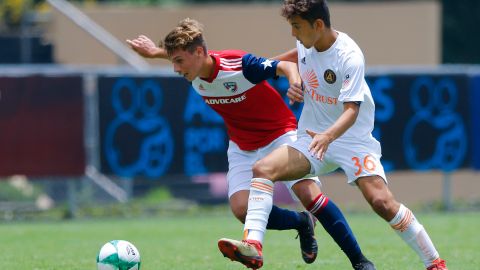 Tarek Sirdah (derecha) en un juego con Atlanta United.