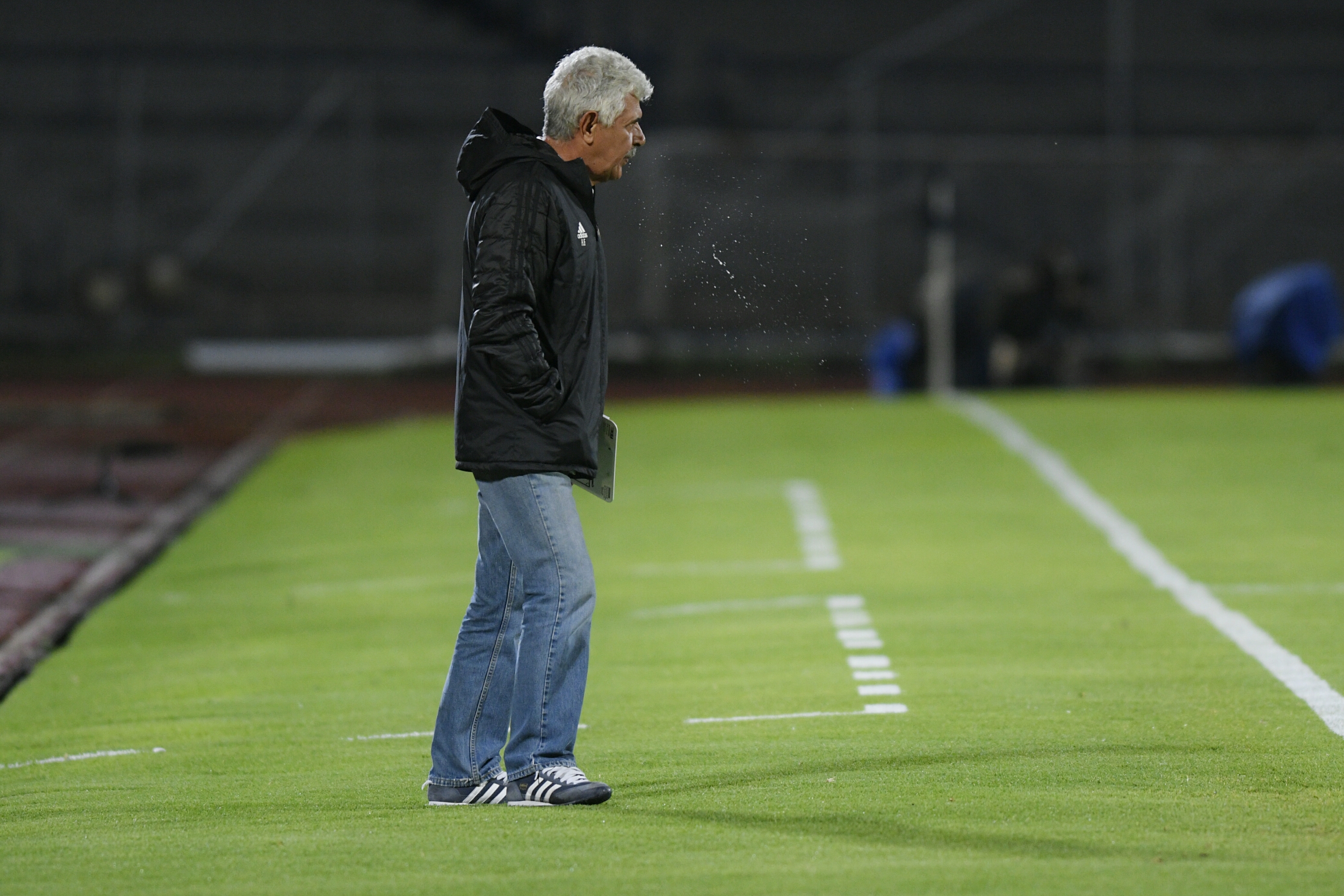 Ricardo Ferretti escupió en la cancha de Ciudad Universitaria.