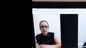 El abogado intentó negar que no traía pantalones.